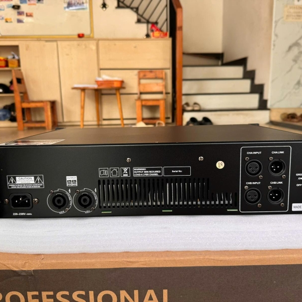 Đẩy Nhập VinhPro V8600(2X450W)