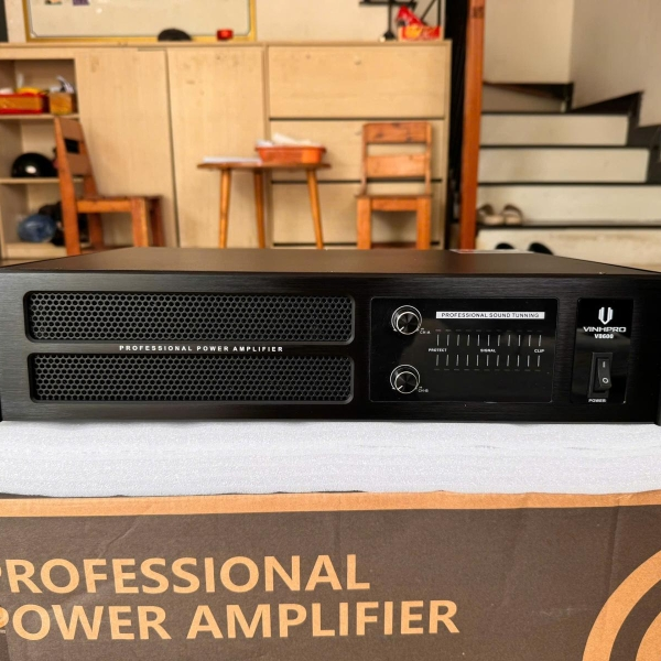 Đẩy Nhập VinhPro V8600(2X450W)